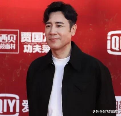 挤掉于和伟，力压雷佳音，宠妻达人辛柏青，无冕之王如何翻红