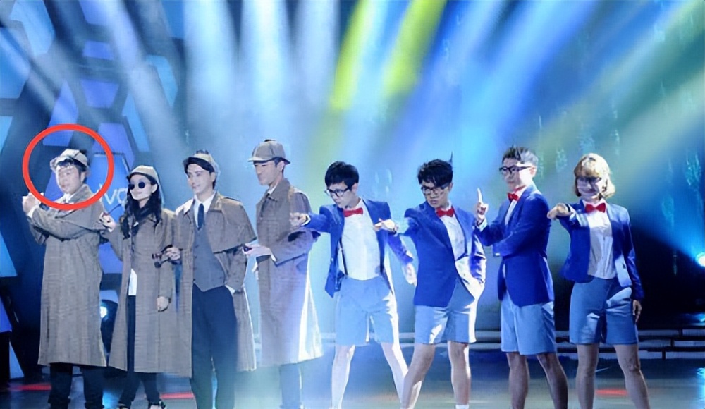 明明有1米8的大高个，但看起来很“矮”的12位男星，个个让人意外