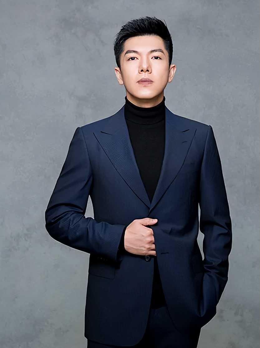 主持电影节开幕式,张蕾冯硕气场十足,王茫茫很惊艳!