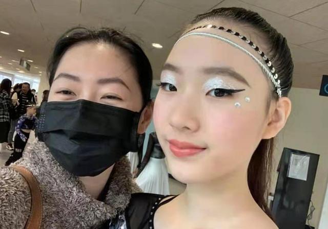 小s偏心表白二女儿！最新画作曝光太厉害，终于艳压俩姐妹成焦点