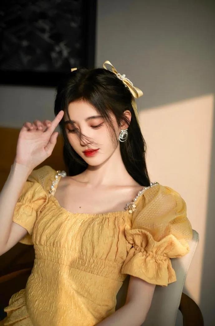 鞠婧祎还是古装妆扮最好看，这次选对了