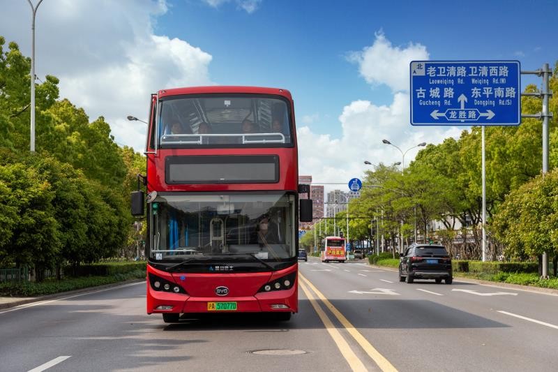 400 臺純電動客車投運(yùn)泉城 比亞迪攜手濟(jì)南公交打造綠色出行新名片