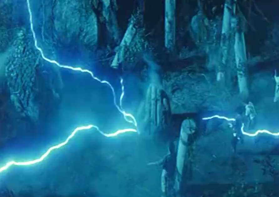 黄鹰弃文从影，找曹查理拍了部另类之作，成了一代人的童年噩梦