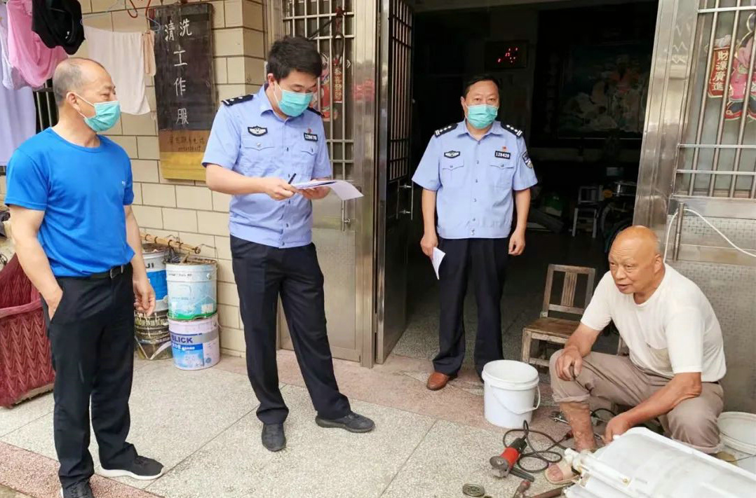 比“帅”更帅的是:他还有故事....