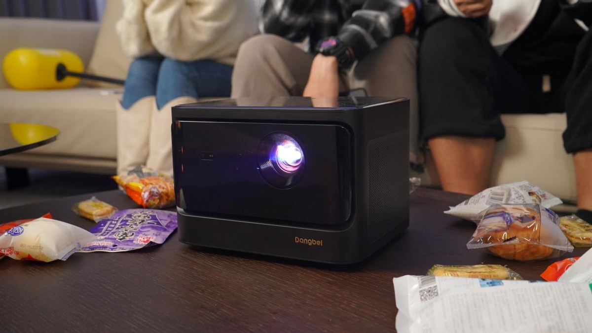 什么软件能世界杯投屏（2022如何沉浸式看世界杯？用投影仪大屏看球赛简直不要太舒服）