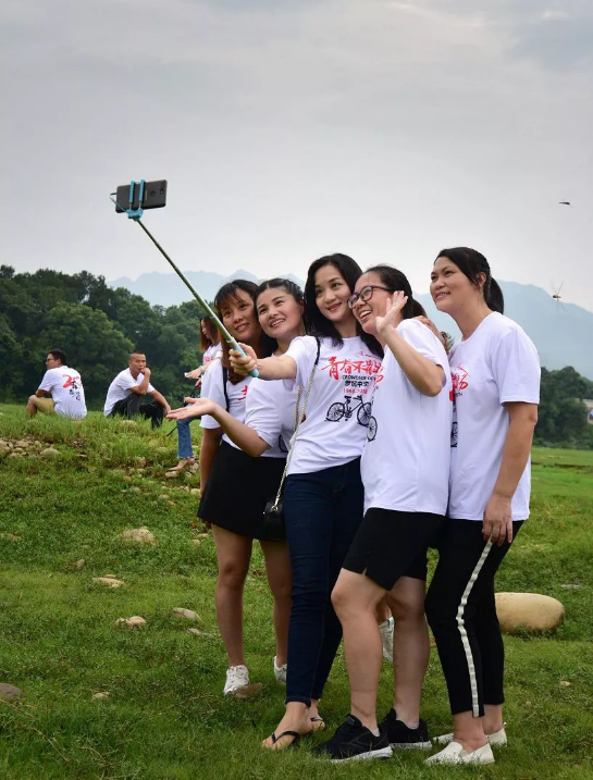 毕业多年后才发现，班级中混得最好的一直是2类学生，这1种没出息