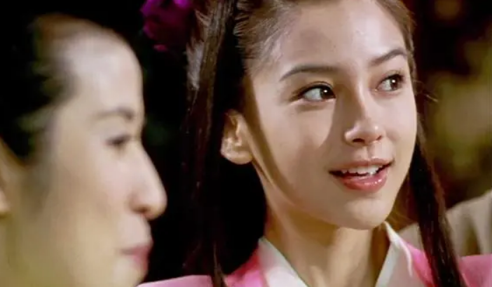 "三十年河东,三十年河西",背锅10年不吭声,杨颖比你想得更狠