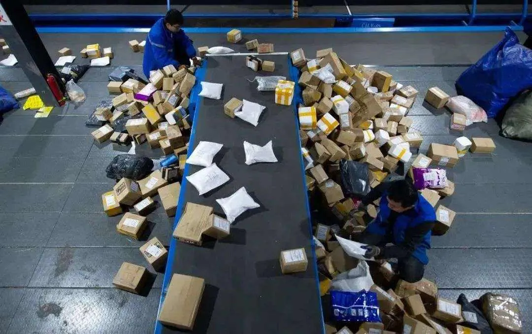 血亏9亿,惨被吊打!快递界的“中国男足”,为何扶不上墙?