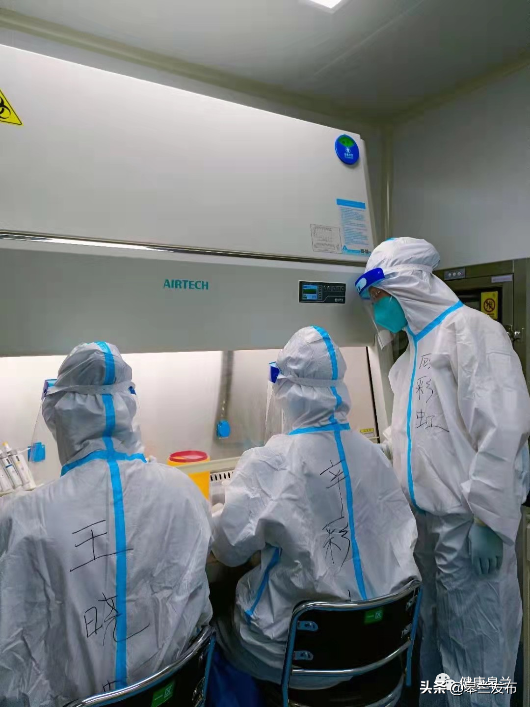 һǻ��Ѫ������ ����Ϊ�׼����ġ����ǿ���һ�ߡ�Ůսʿ���˲ʺ�