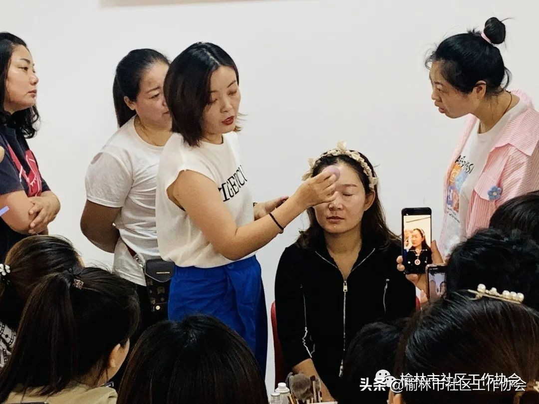 【公益项目】《“邻里大姐”金榆困境妇女再就业项目》美妆培训圆满结课！