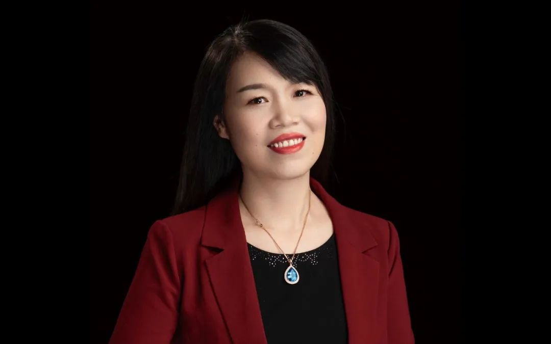 其联合创始人分别是范代娣博士及其丈夫严建亚