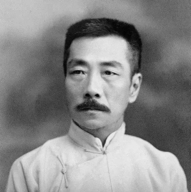 现代文学巨匠排行榜：检验你的阅读品味与文学鉴赏力