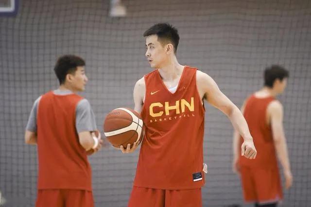 NBL和cba哪个水平高（男篮国际水平的仅有6人，吴前崔永熙最有默契，2米13巨头实至名归）