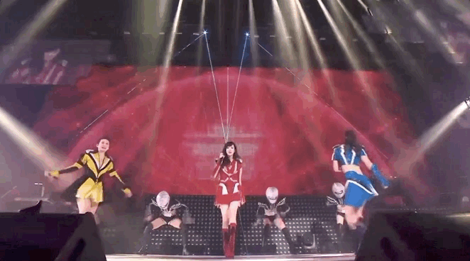 53岁王馨平晒真实素颜，却被嘲样貌老10岁？