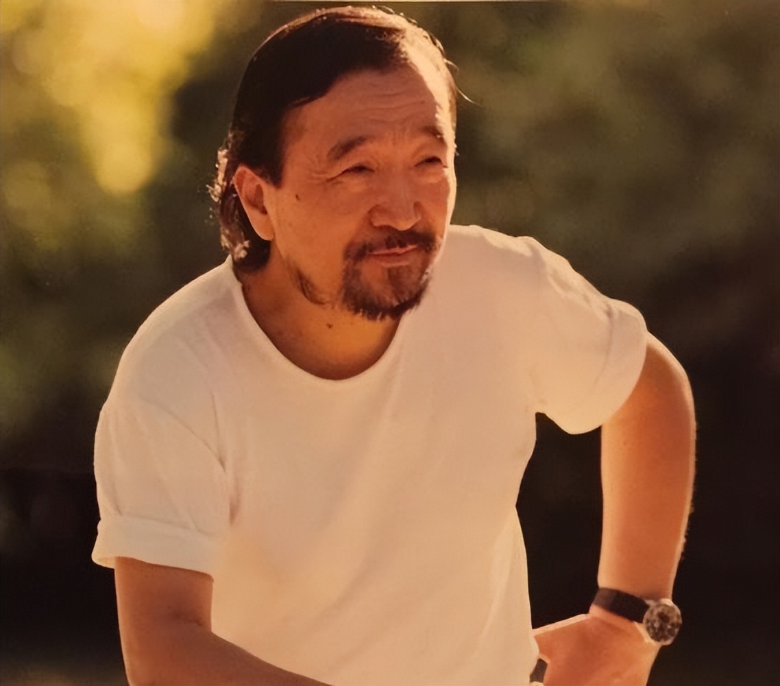 在娱乐圈，像韩红、李琼这样真实的人，寸步难行，也是我们的悲哀