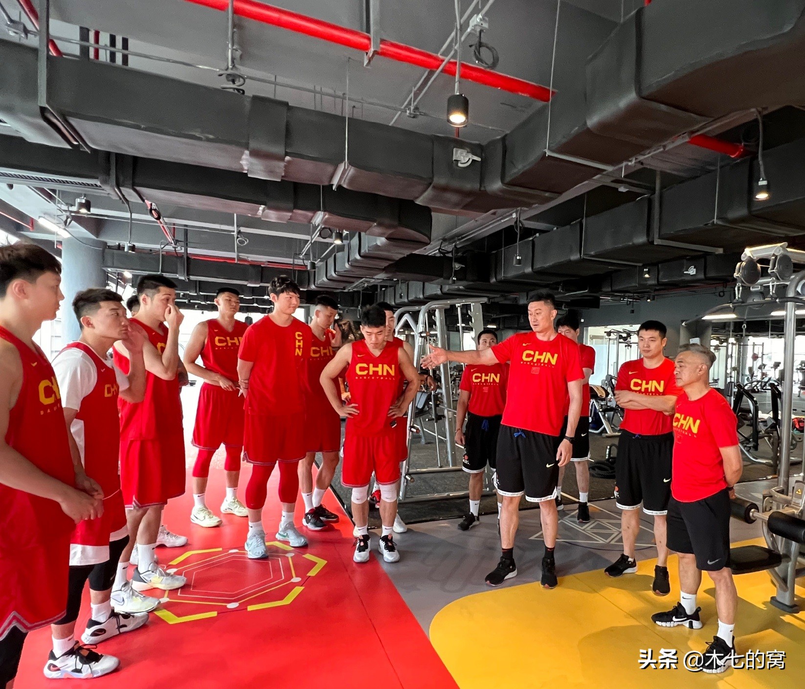 林彦廷为什么没有报名cba（杜锋率中国男篮14人出征，周琦+6后卫，锋线告急）