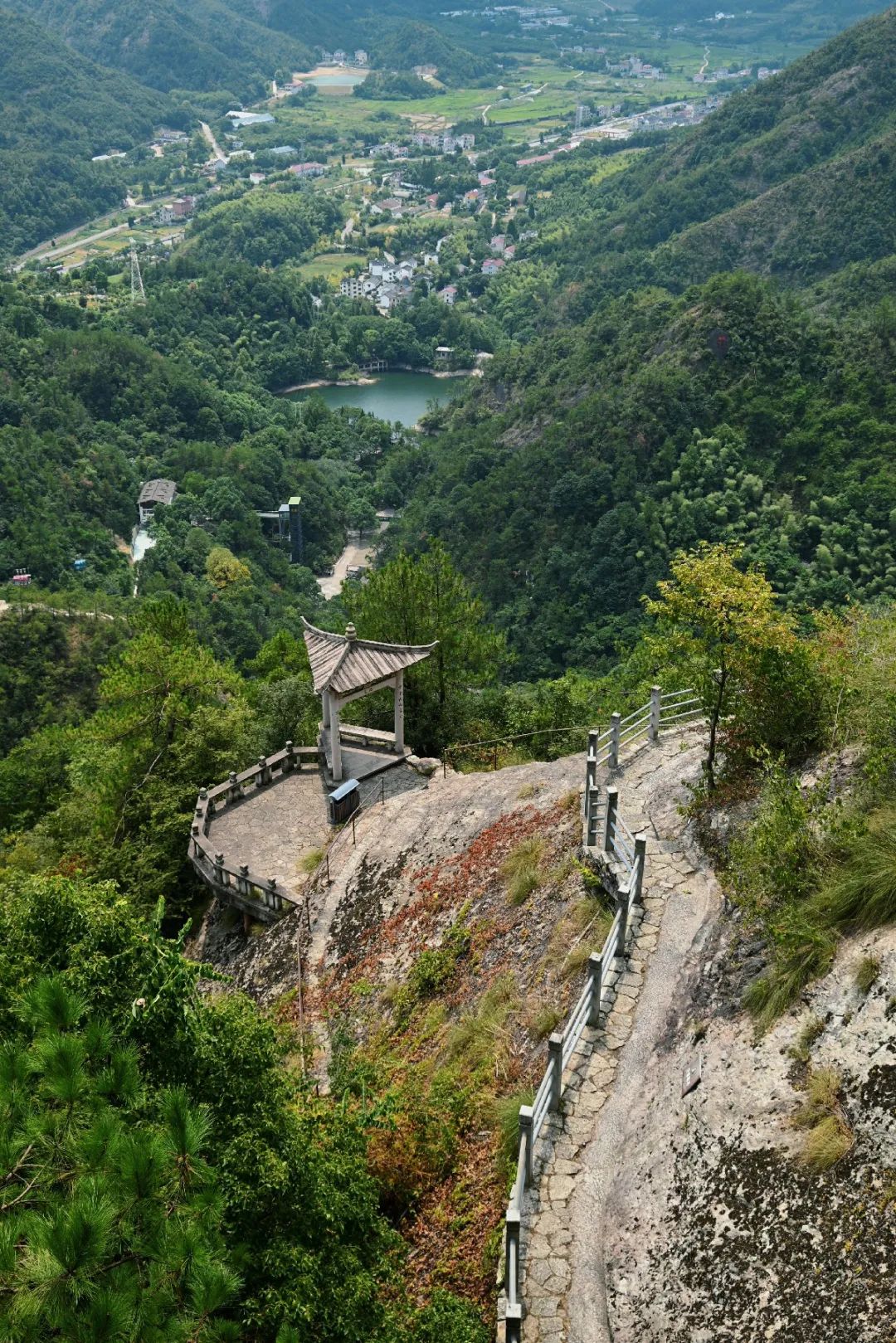 他们看上去有点软(建德游记一 | 大慈岩 | 江南悬空寺)