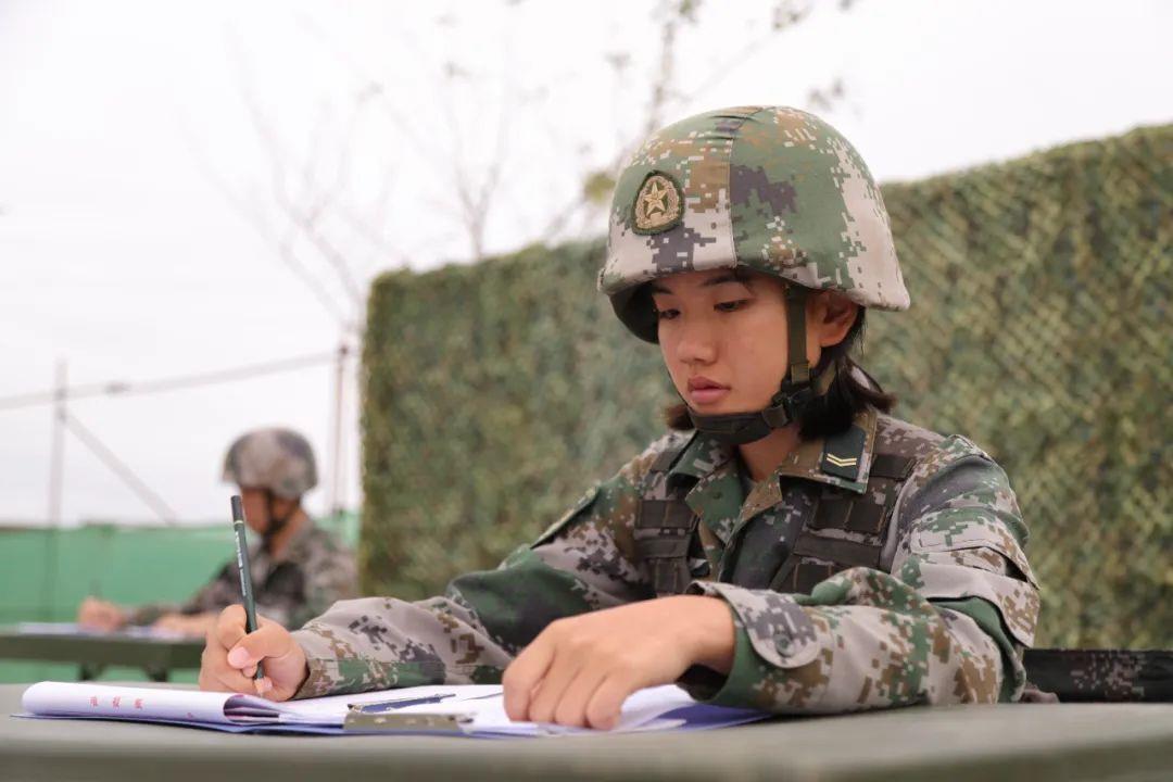 文武兼备，看这群大学生女兵的青春芳华