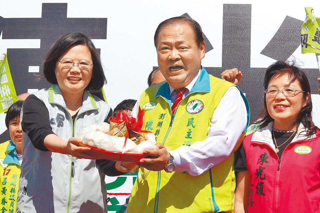 澎湖县长选举开打绿营陷内讧陈光复指控对手操作民调误导选民