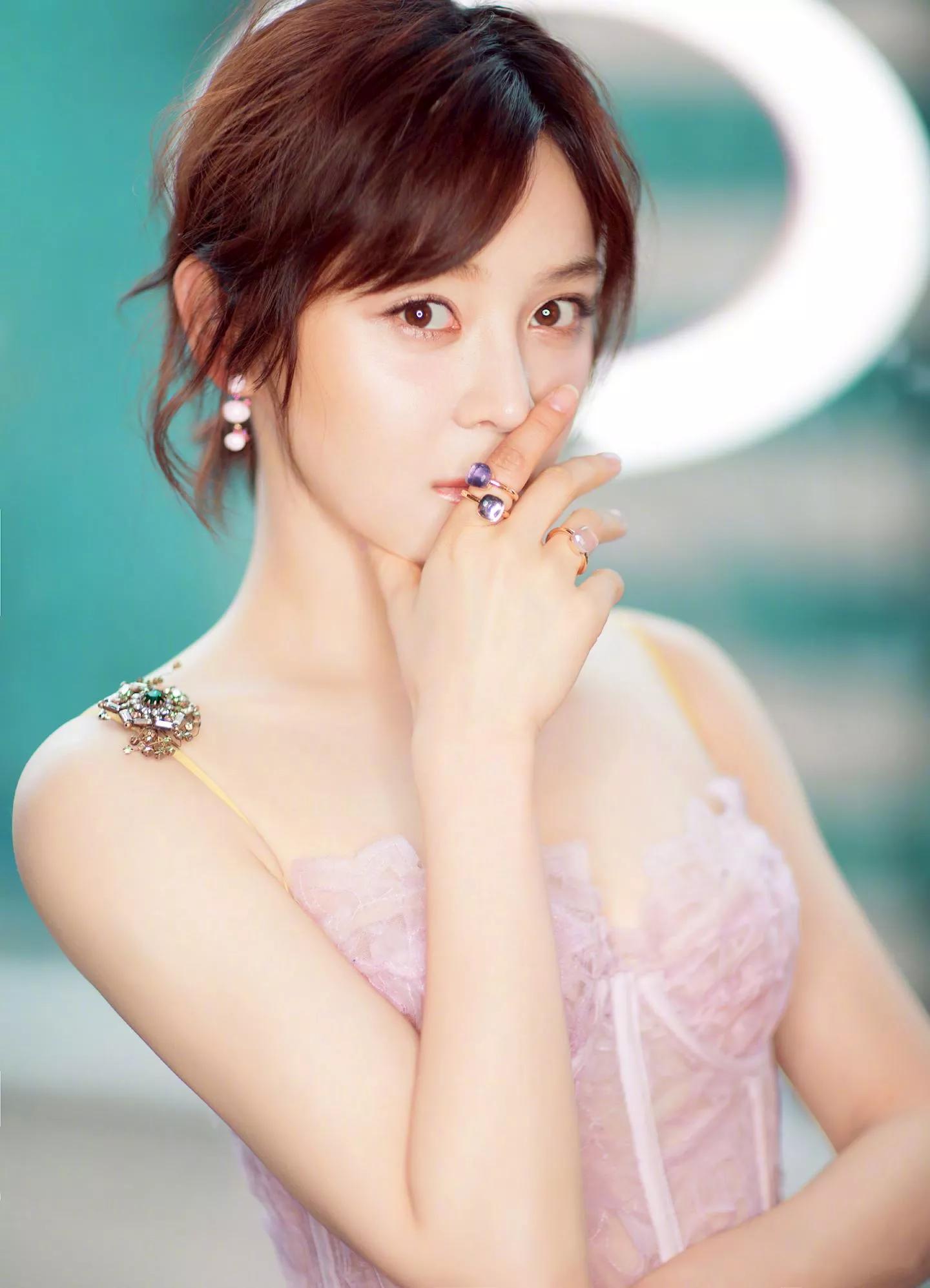 袁姗姗：恬静温婉，明艳动人，女神范十足