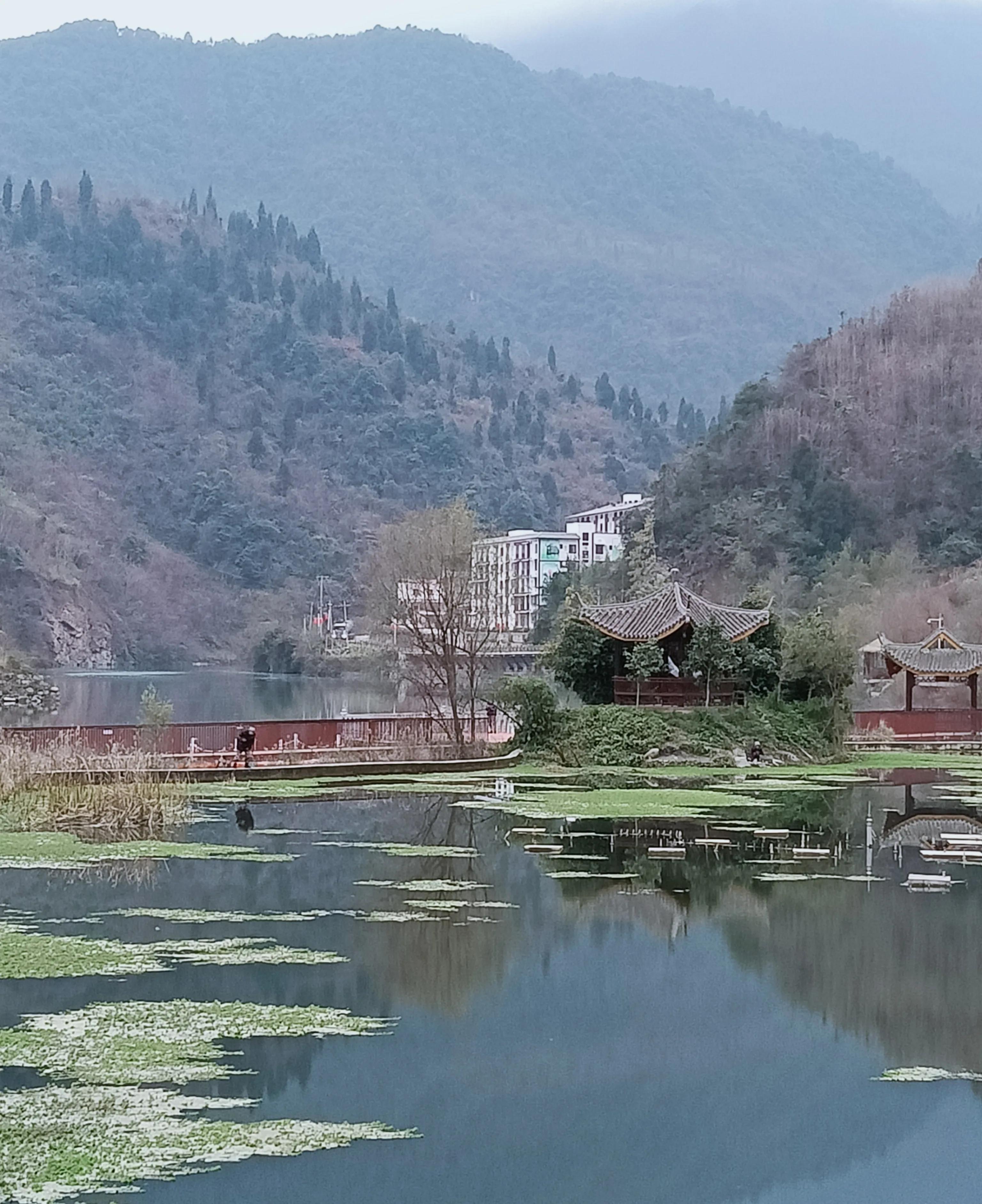 都江堰南桥老街(胜地寻踪：民族地区的一个古镇，原来是都江堰的一个乡（多图）)