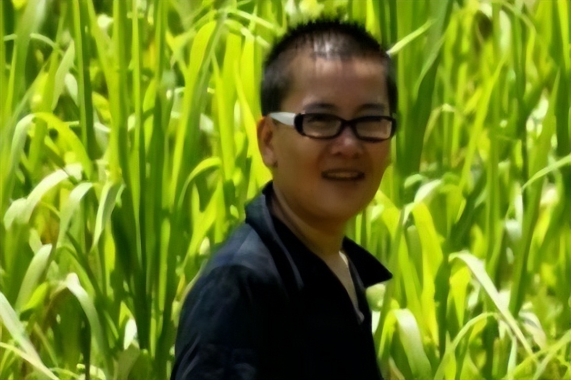 17年前,我国首位"女变男"变性人,强行变成男人后,后悔了吗?