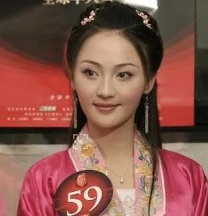 32岁出轨文章，37岁嫁给富豪丈夫，生活中的姚笛是个怎样的人？