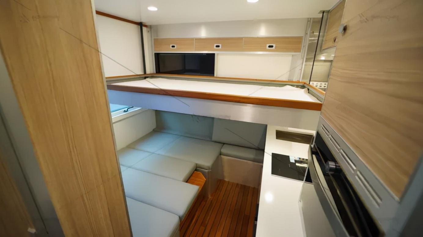 硬核流浪、逐光前行——国产4×4越野房车居住篇