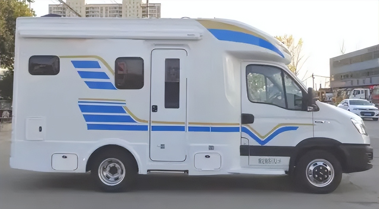 房車也分半掛和中置軸，房車用哪種車橋更合適？