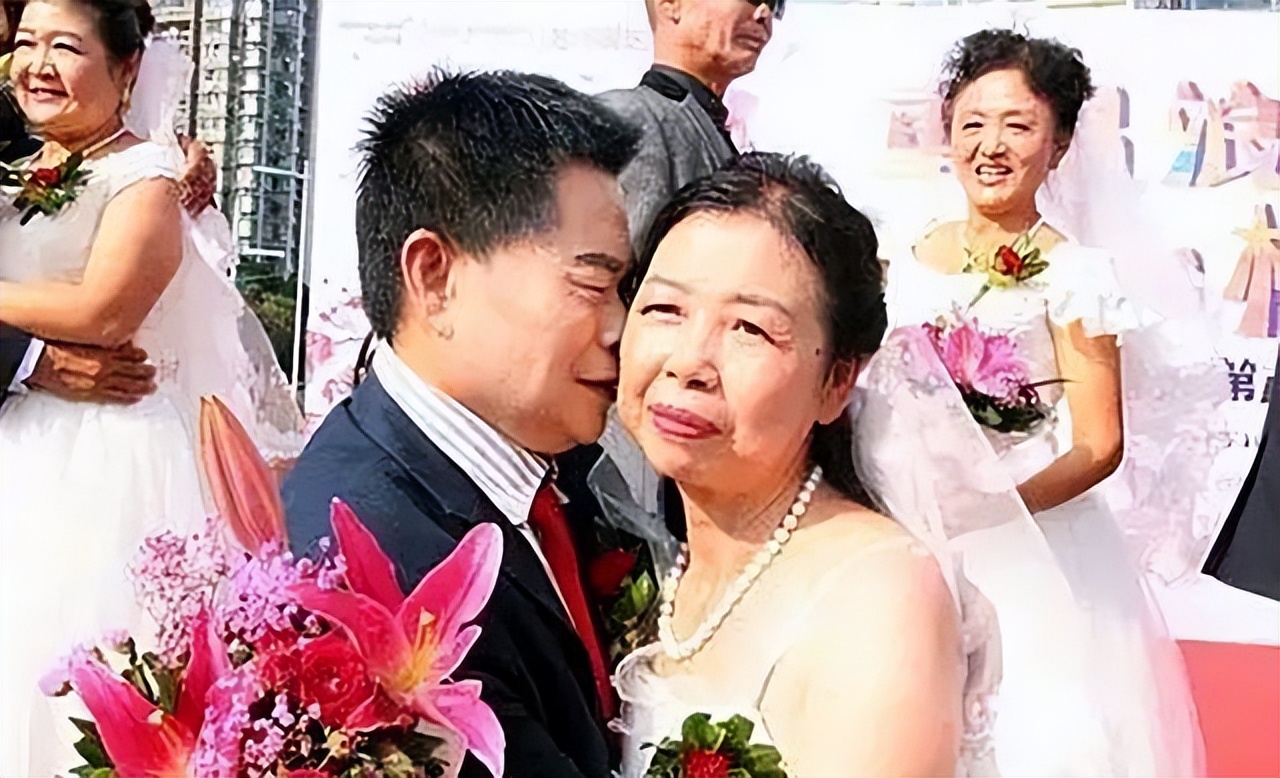 2014年,60后离异大妈携女嫁小19岁的小伙,8年过去了现在如何?