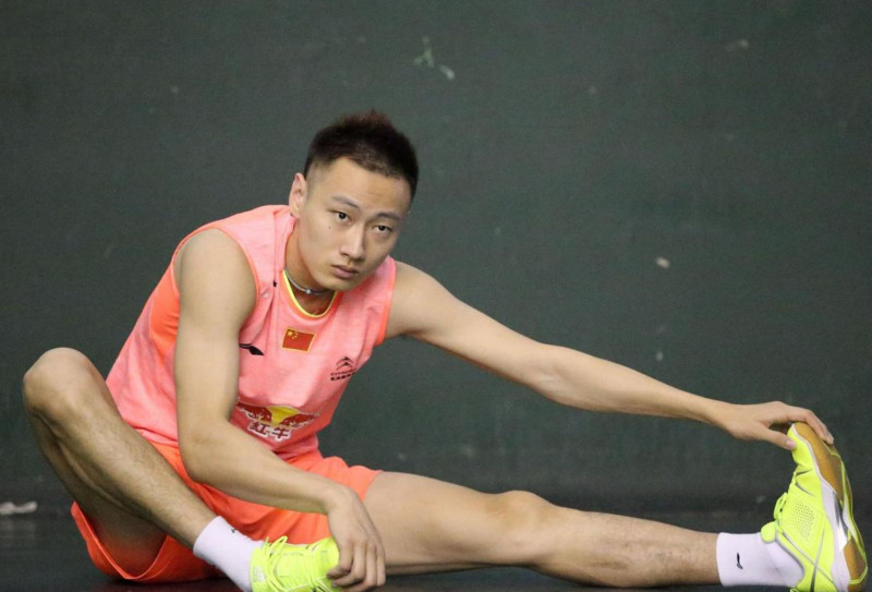 中国羽毛球男单退役男选手(传奇傅海峰：从陪练到羽毛球奥运冠军，退役后的选择你想不到)