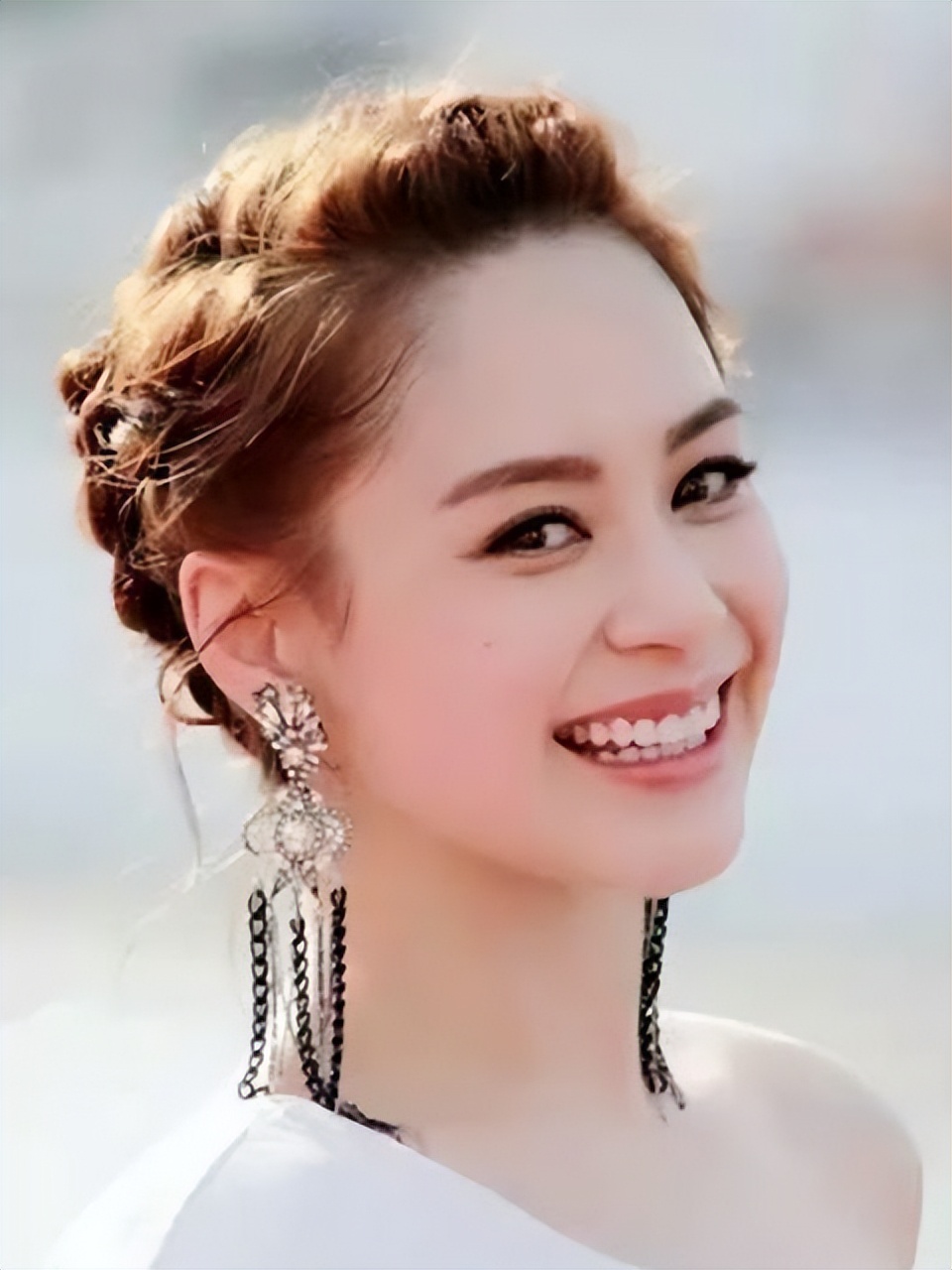 阿娇《浪姐3》自揭伤疤，玩游戏胜负欲强烈，一句话惊呆众人