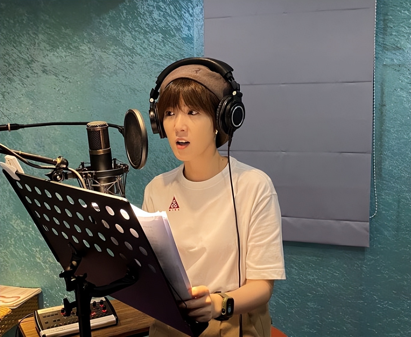 阿KEN损温昇豪“蹭我热度”接北影主持棒：不想有互动