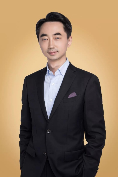 毕业于南京大学，他入职微软，创业拥有200万读者，成"中国最贵商业顾问"！