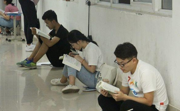 部分双一流大学放假时间已定，超长假期达76天，引打工人实名羡慕