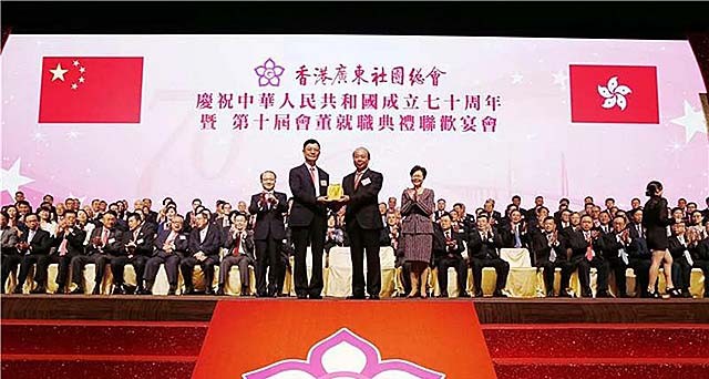 身价超过百亿元，比何鸿燊还牛的赌王，被菲总统下令逮捕却找不到