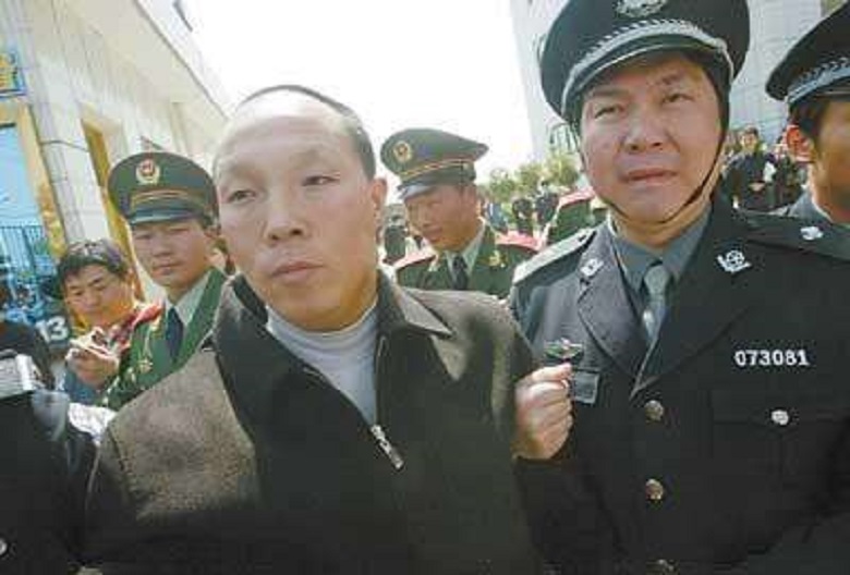 男子因杀妻被判15年，11年后亡妻竟死而复生，已和其他人结婚生子