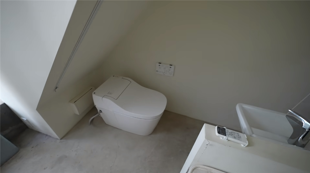 日本大学生只住得起7㎡劏房，看着她的“小窝”，网友直言：逼仄