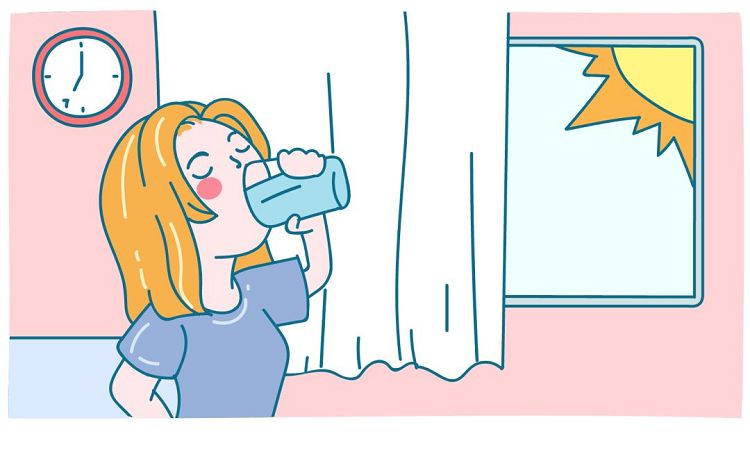 感染新型冠状病毒的患者需要多喝水,可以起到补充水分,增加散热,加速