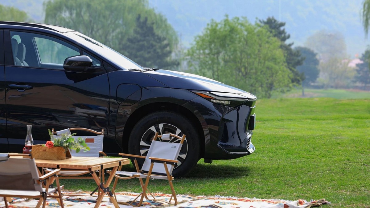 引领纯电出行新风潮，一汽丰田bZ系列首款纯电SUV bZ4X开启预售