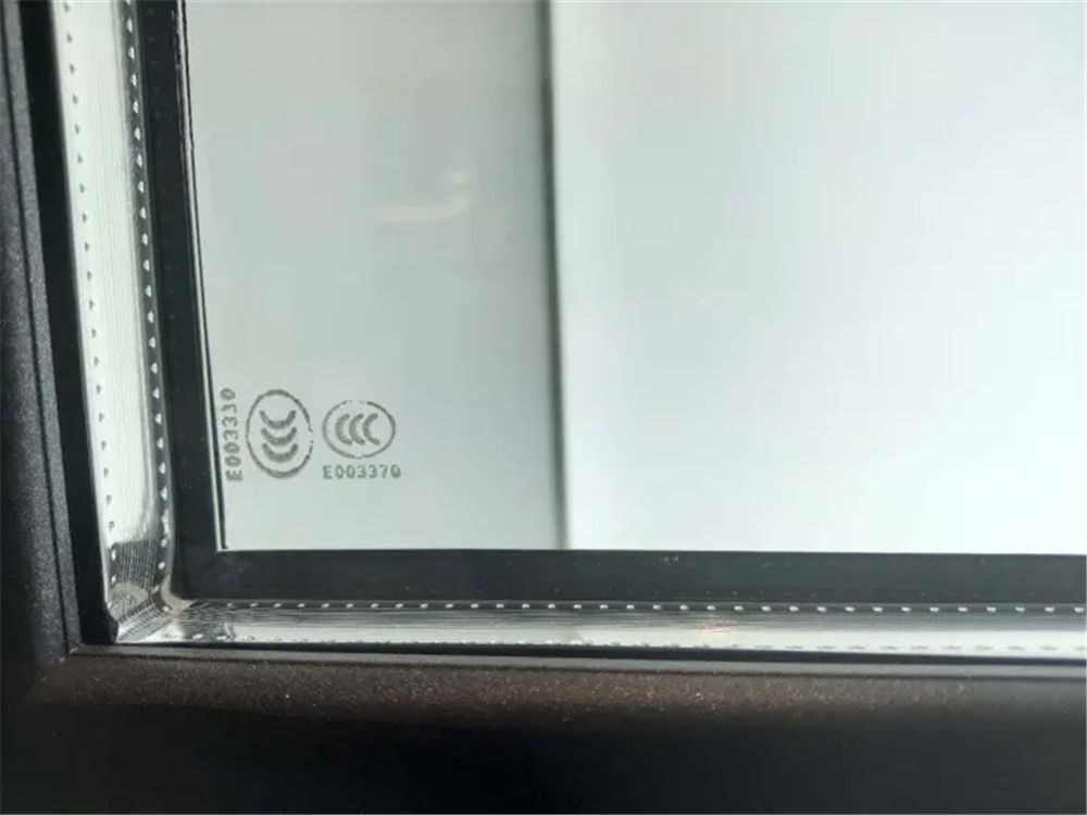 封阳台选窗户，有哪些需要注意的？牢记这3点，不花冤枉钱