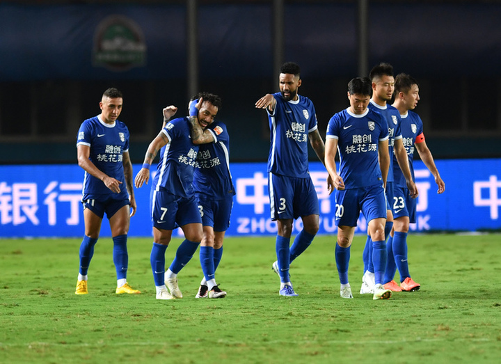 中超冠军的关键因素是什么（今年中超冠军鹿死谁手？三个因素很关键）