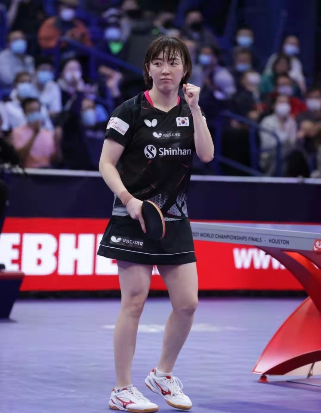 女乒世界杯徐孝元（徐孝元34歲，如同凍齡美人！世乒賽驚艷一瞬，讓孫穎莎也猝不及防）