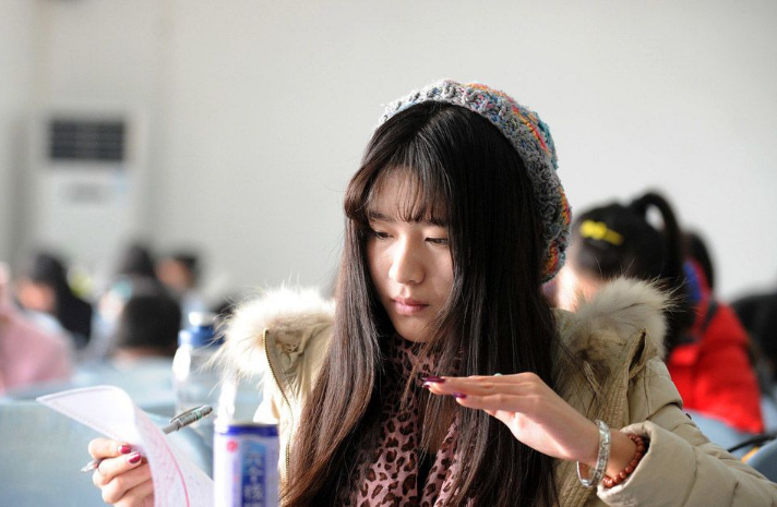 2022考研中偏热的院校和专业，重大有上榜，考生直呼很受用