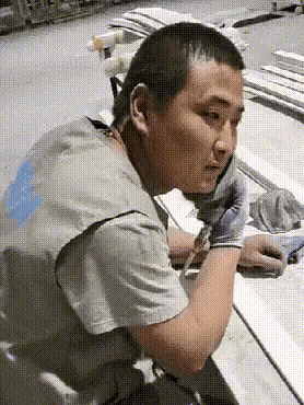 神回复：下次再听到钱难挣、屎难吃，就知道怎么回复了