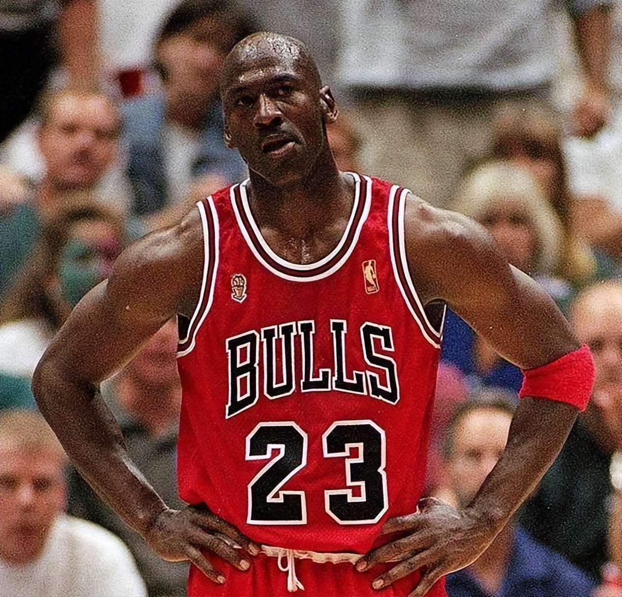 nba总数为什么不算场均(如果NBA有人能做到场均10分10篮板10助攻，能拿顶薪吗？)
