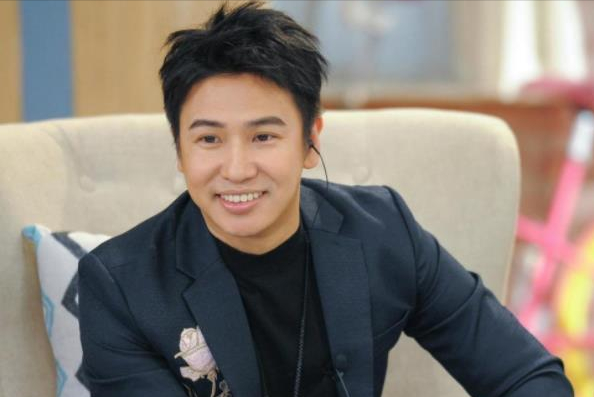 欧弟跨界相声行业无起色，转行直播带货，落魄到快没工作？