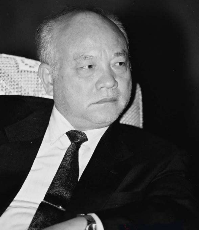 1996年，民革中央主席在家中遇害，凶手竟是一名武警战士，他是谁