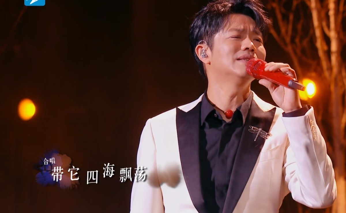 王靖雯，谢谢你让《为歌而赞》封神，也让观众看到了梁龙的高情商