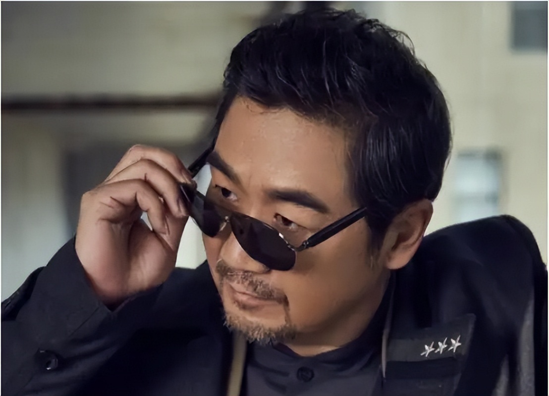 张国立为什么要离开罗秀春，转而对宜妃邓婕钟爱一生？